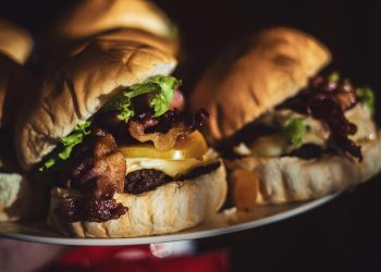 Gourmet-Burger: Kreative Variationen eines klassischen Favoriten
